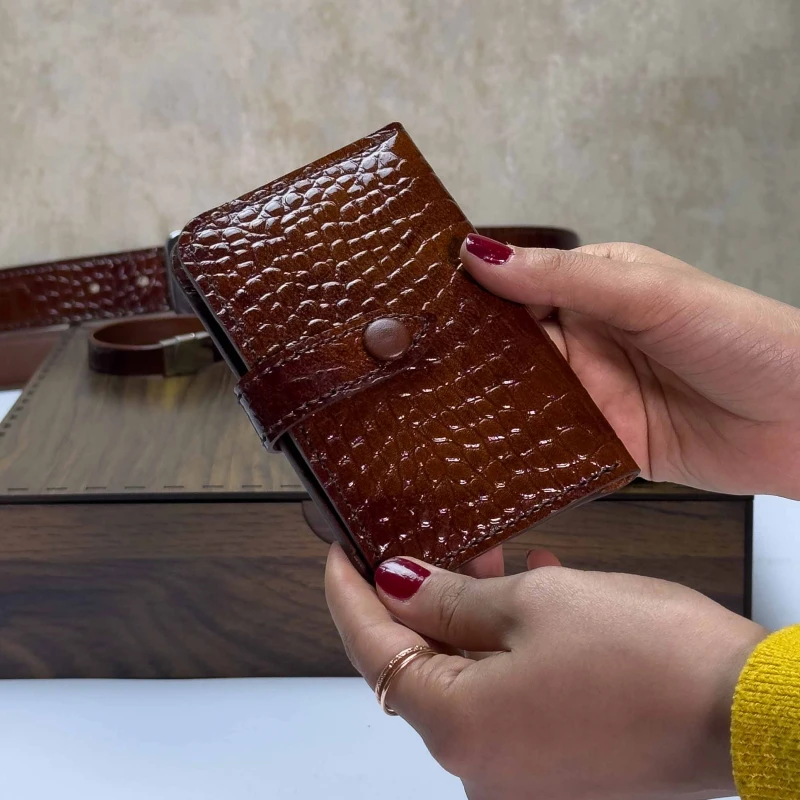 جا کارتی چرم طبیعی کروکدیل عسلی
