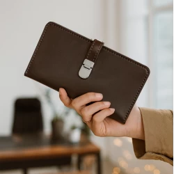 کیف پول زنانه چرم طبیعی سافتی قهوه ای