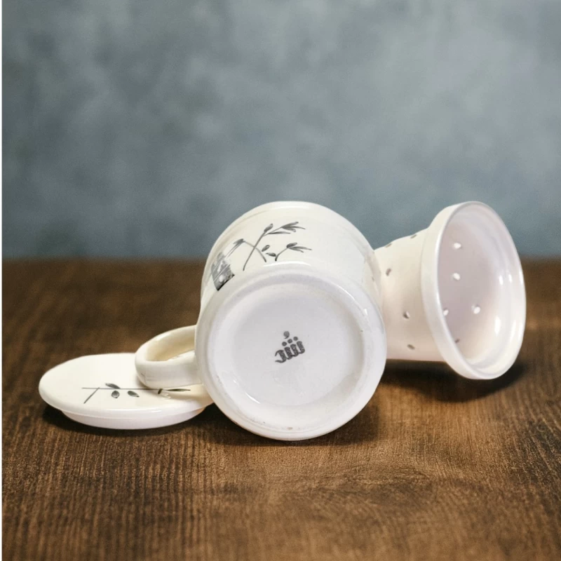 لیوان دمنوش سرامیکی ساقه مشکی