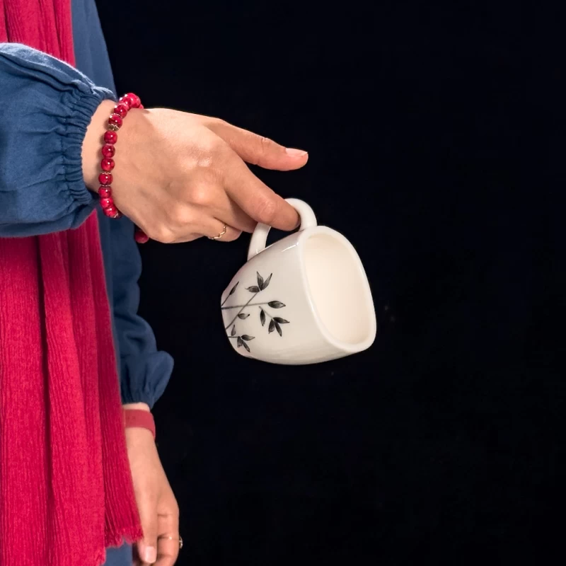 فنجان مربع سرامیکی ساقه مشکی