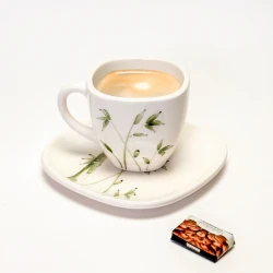 فنجان و نعلبکی مربع سرامیکی ساقه سبز